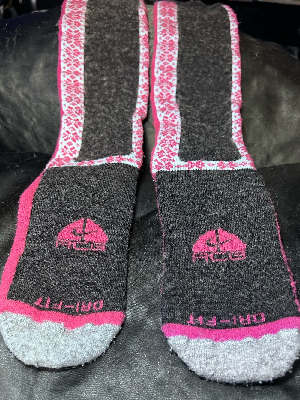 Dri-FIT Thermal gray and pink patterned ski socks